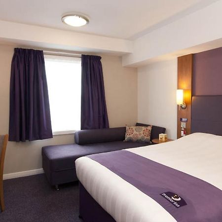 Premier Inn Rochdale Extérieur photo
