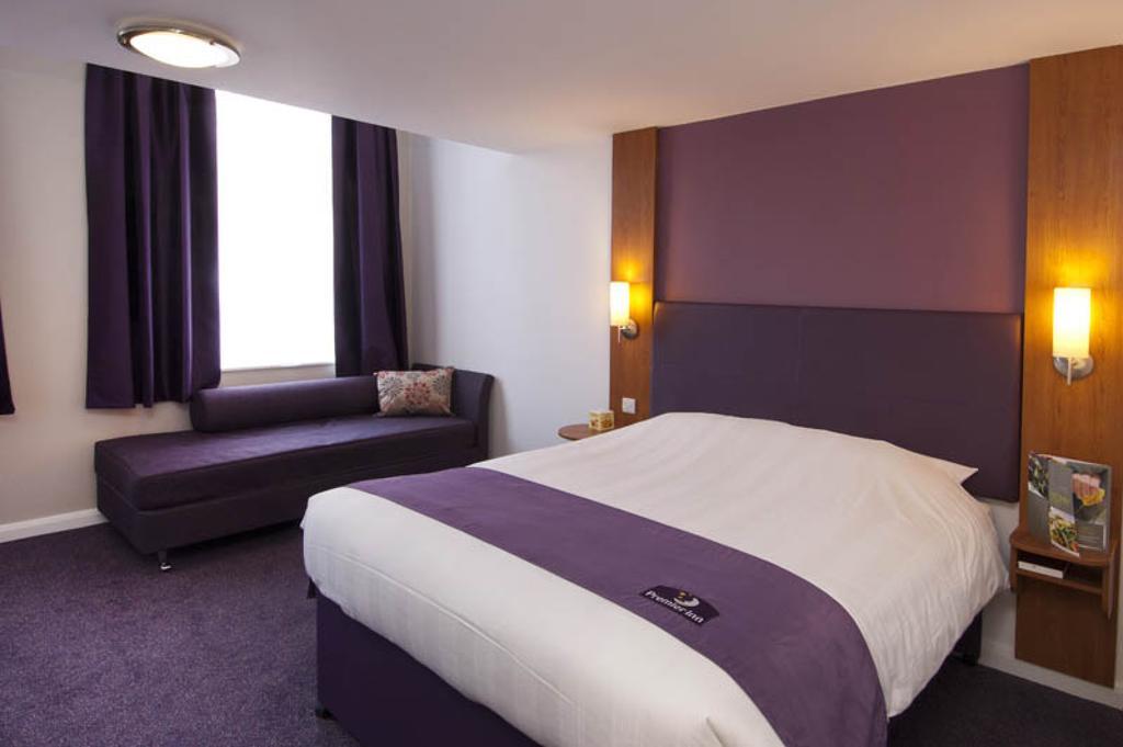 Premier Inn Rochdale Extérieur photo