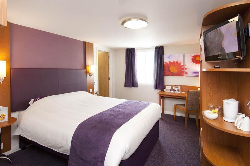 Premier Inn Rochdale Extérieur photo